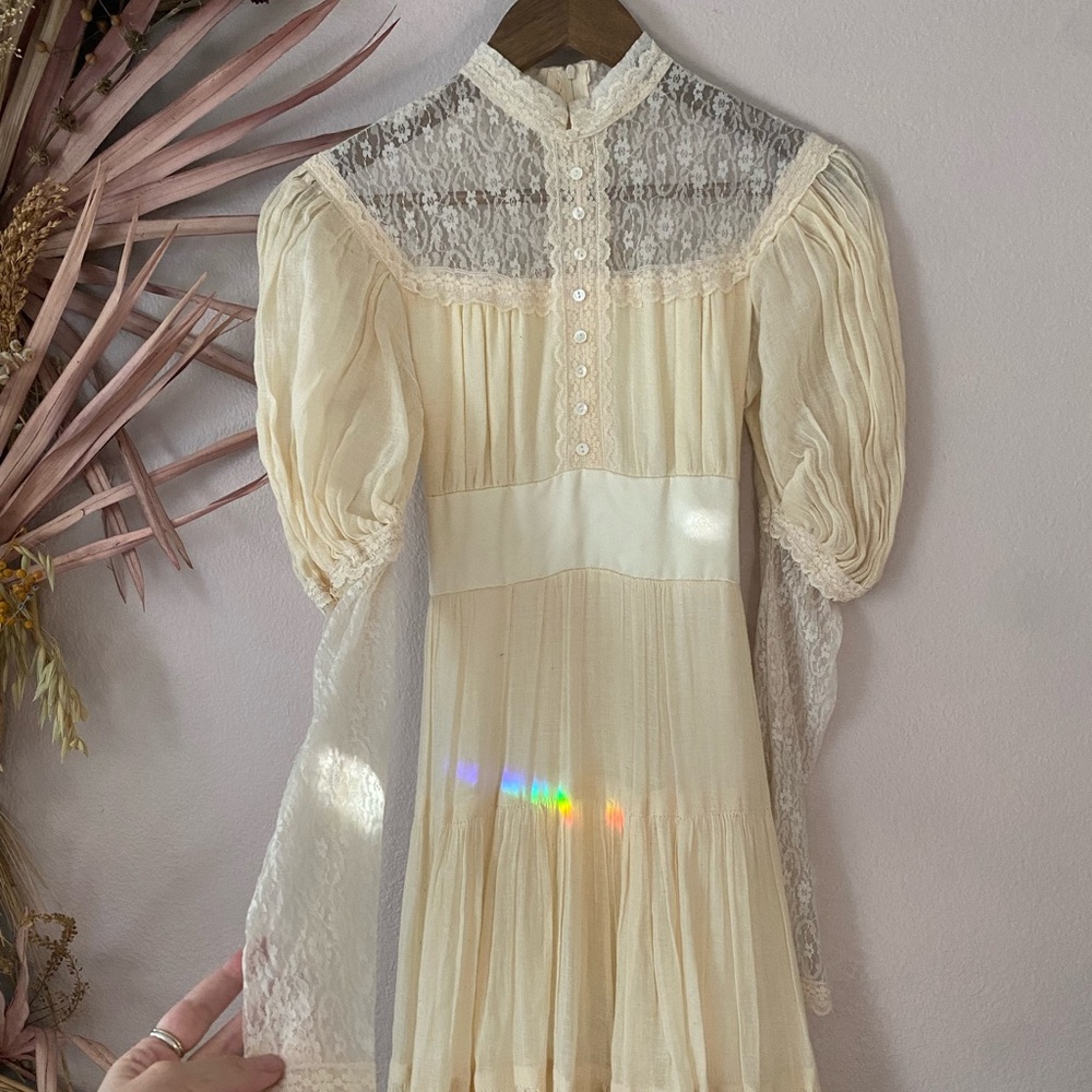 Vintage Cream Gauzy Prairie Wedding dress GUNNE SAX